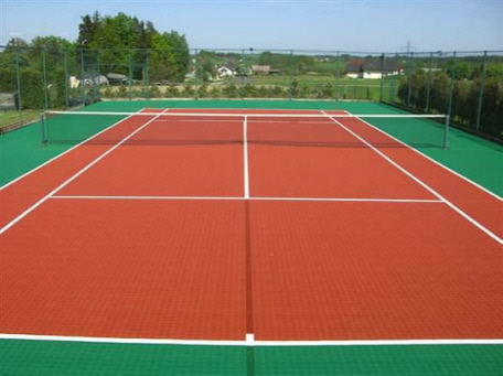 Expansionsleisten in einem Bergo Tennisbodenbelag