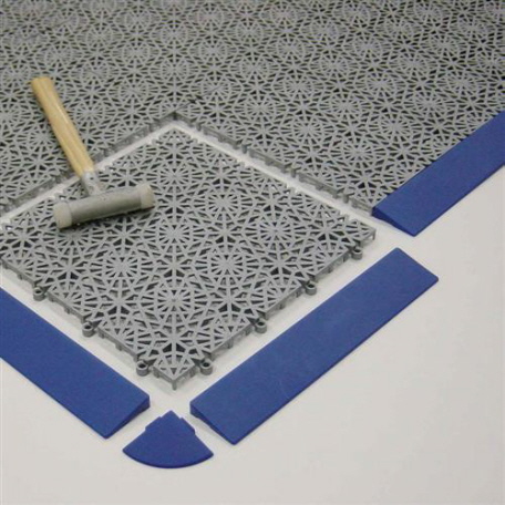 Bergo Bodenfliesen mit Rampenleisten und Rampenecke